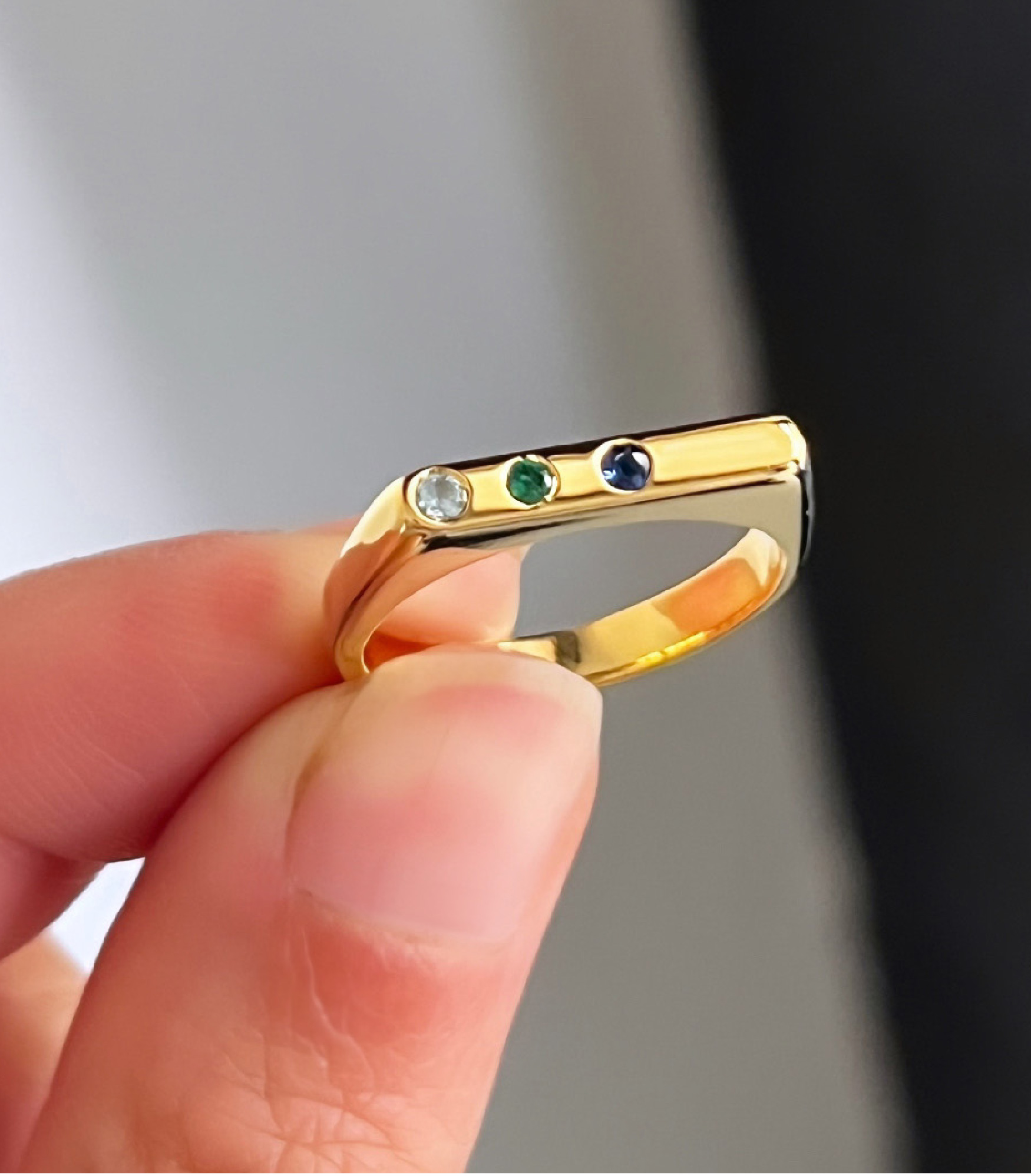 ANILLO BIRTHSTONE  BAÑO DE ORO